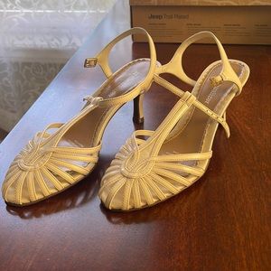 Naturalized shoes Omega